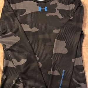Youth x-large cold gear Under Armour black and gray camo shirt. Rarely worn.